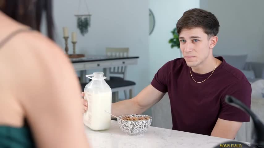 Stepmoms Milk Models Brooke Barclays Parker Ambrose - ASMR Porn Video & Massage XXX | Fullthot