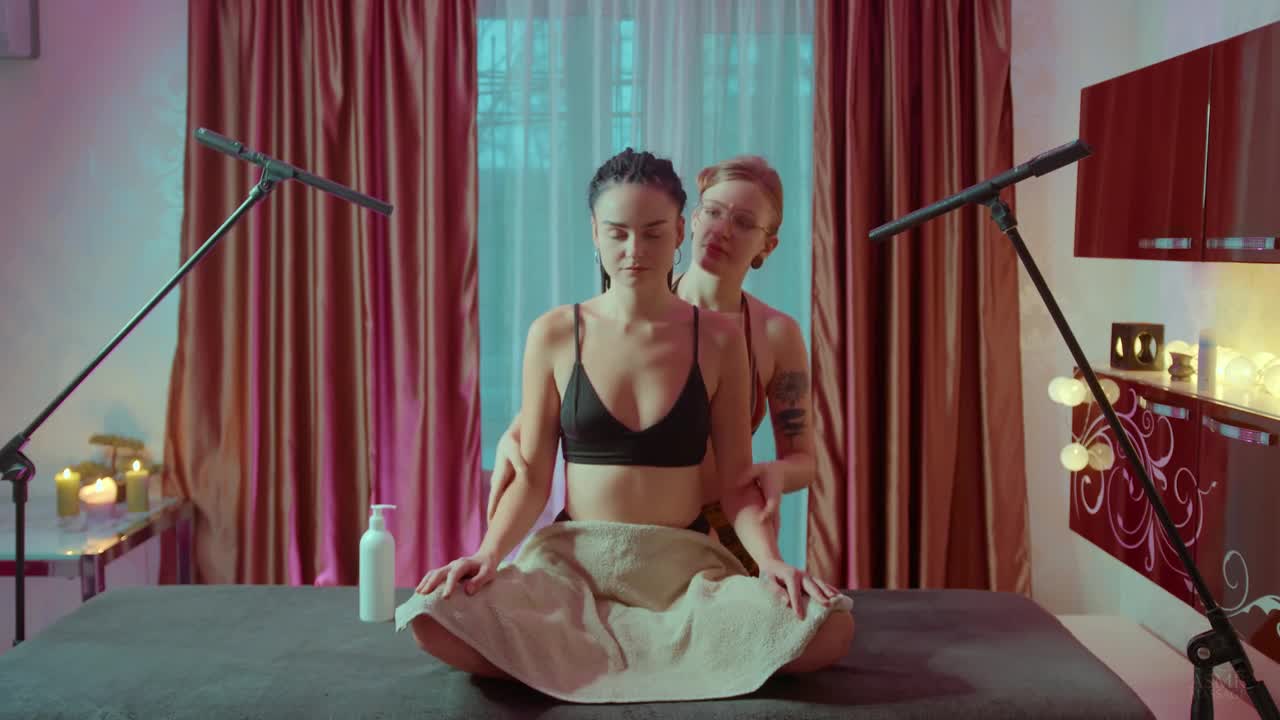 ASMR Massage - 27 October 2024 - Shoulders Massage by Yolana to Amazonica - ASMR Porn Video & Massage XXX | Fullthot