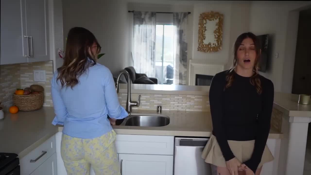 Tatum Christine – Sneaky Sleepover; Sibling Obsession - ASMR Porn Video & Massage XXX | Fullthot