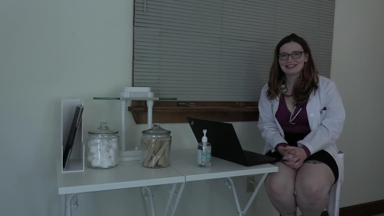 Bettie Bondage - Doctor Loves Your Big Dick - ASMR Porn Video & Massage XXX | Fullthot