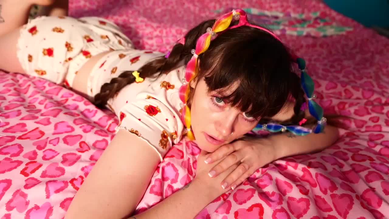 Sydney Harwin – Super Fucking Weird Family - ASMR Porn Video & Massage XXX | Fullthot