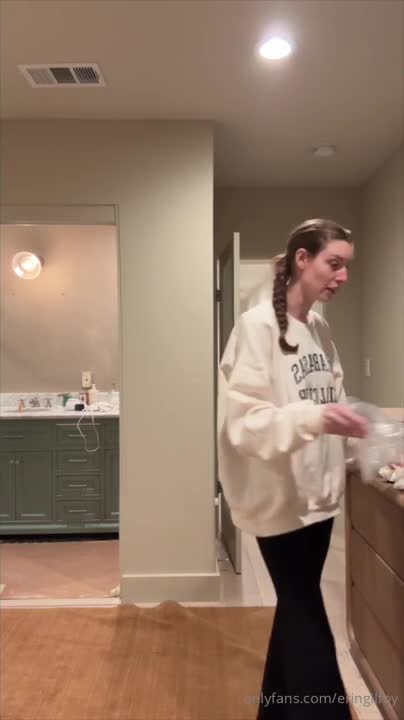 Erin Gilfoy - Try on - ASMR Porn Video & Massage XXX | Fullthot