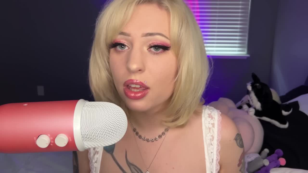 Arilove ASMR - 16 May 2025 - Girlfriend ASMR - Tingly Whispers and Kisses