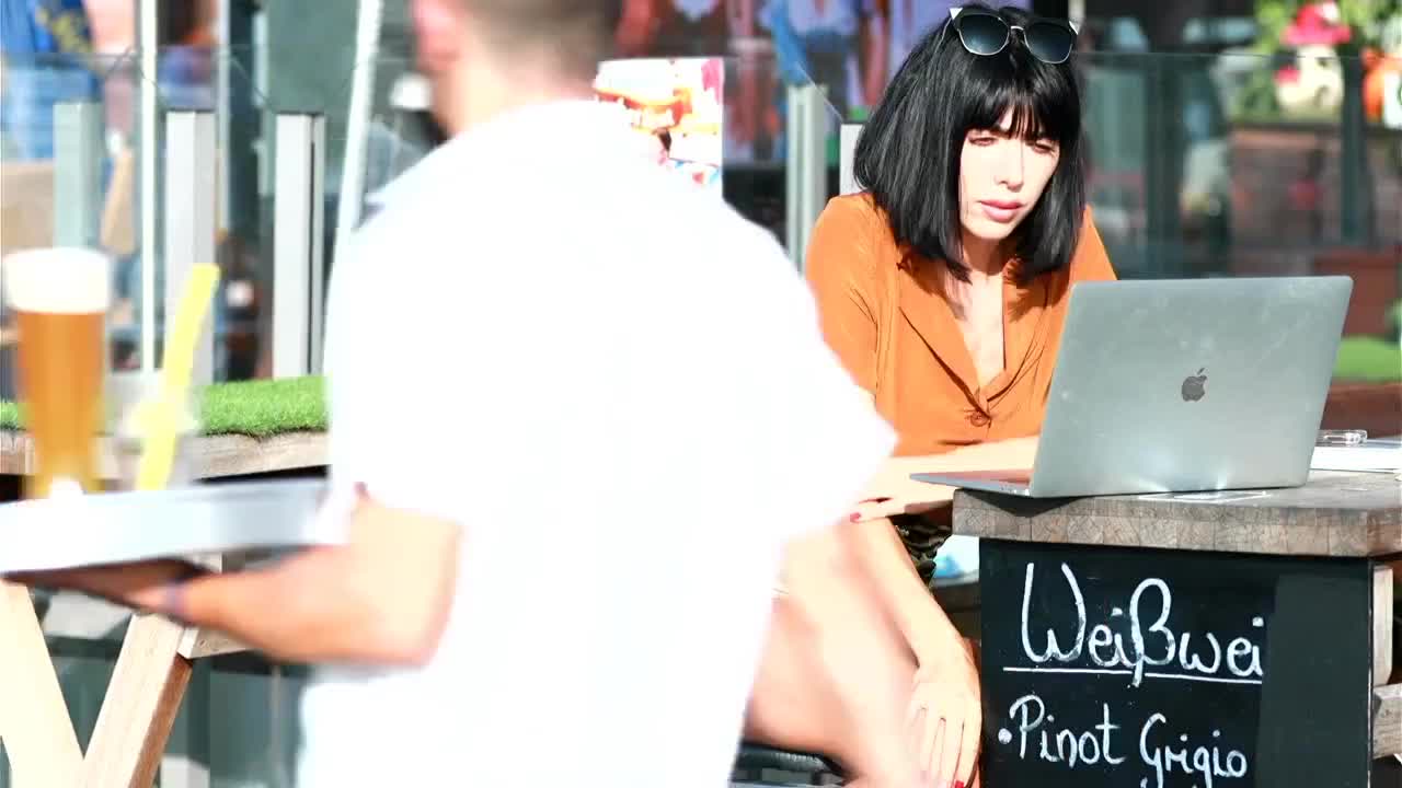 Milo Moiré @milomoire - Outdoors Pussy part 1