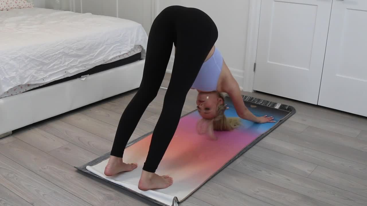 GwenGwiz - Yoga Sex