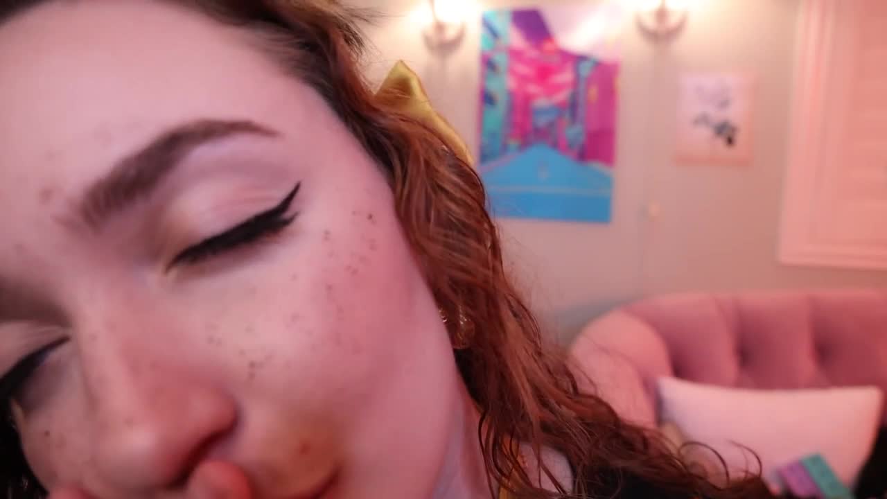 Rose ASMR - Close Up Kitty Kisses