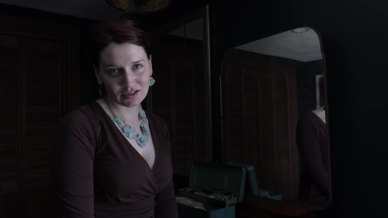 Bettie Bondage – Learning to Lick Mommy