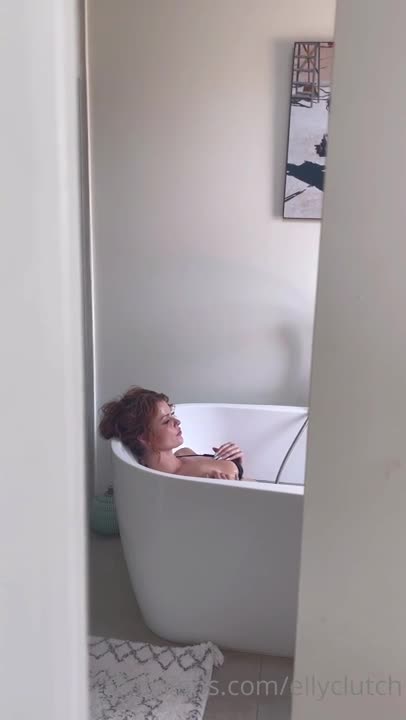 Elly Clutch - 18 Sep 2025 - BJ In The Bathtub