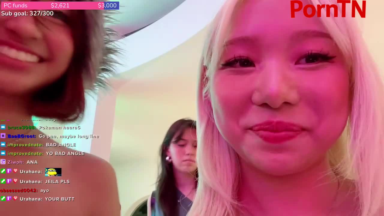 POKIMANE SHOWS HER PANTIES ON LIVE STREAM ON TWITCH