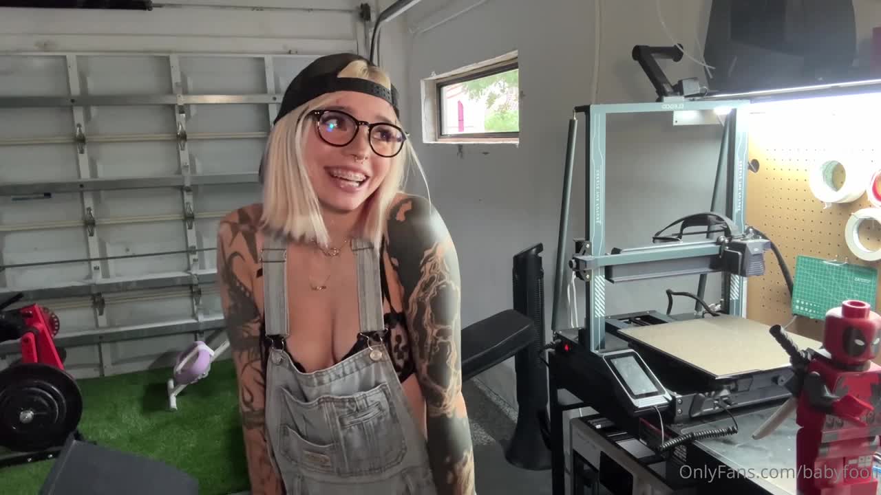 BabyFooji - Handygirl