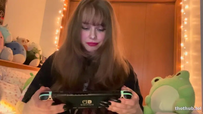 Busty gamer chick helping with dick pain