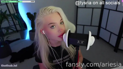 Topless ASMR streaming with a hot blonde