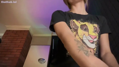 Hypnotizing sexual breathing and hand movements