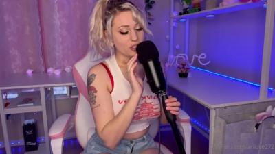 Jeans scratching and showing sweet holes