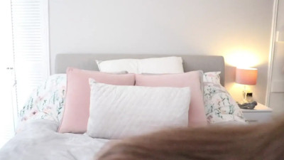 Girlfriend explaining what she likes in sex