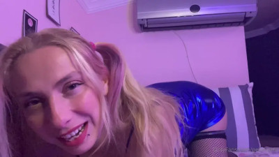 Unintelligible and weird porn ASMR with a blonde