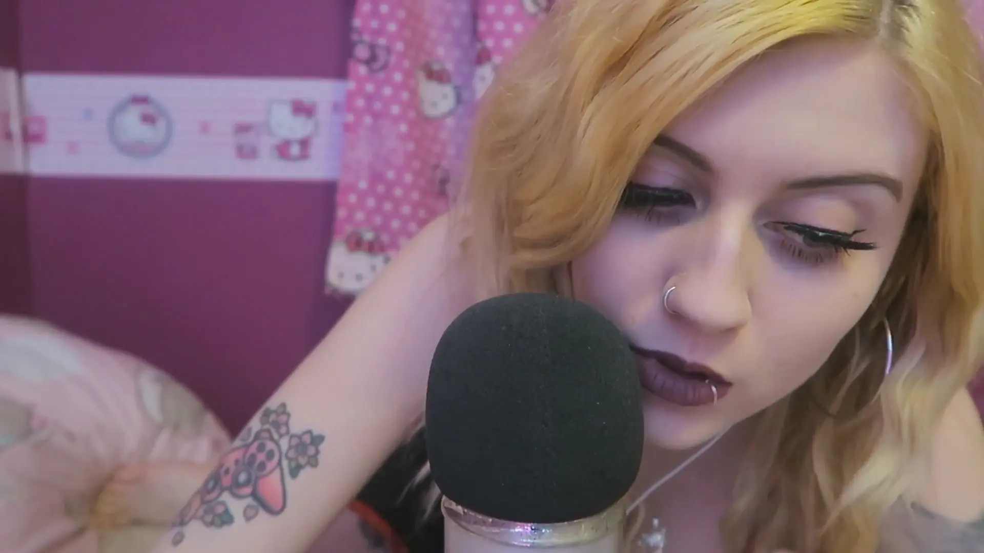 Sexy and horny breathing sounds with kissing - ASMR Porn Video & Massage XXX | Fullthot