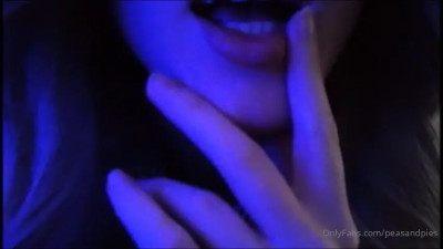 Peas and Pies quietly getting banged from behind