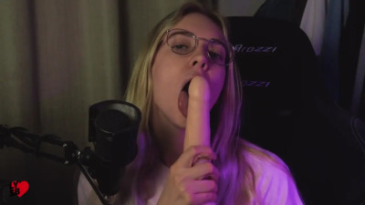 Relaxing dildo sucking triggers for tingles (with moans)
