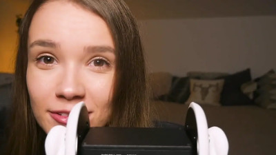 Sucking cock-shaped popsicle with relaxing affirmations