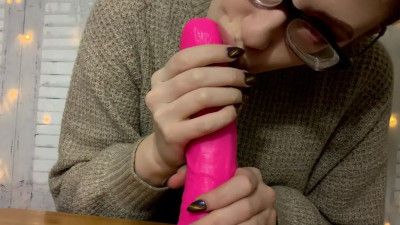 Soothing blowjob with a pink dildo