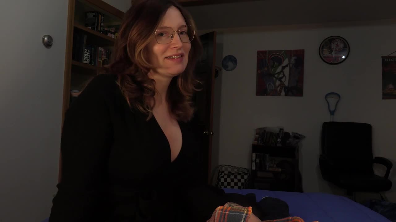 Bettie Bondage Porn - Extended Preview for Am I Small, Mom