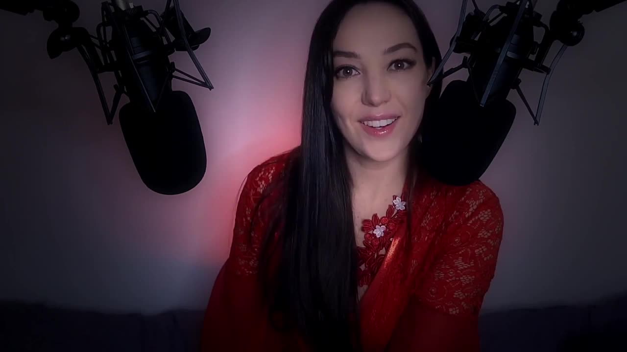 [ASMR] Girlfriend Makes You Have Sweet Dreams ❤️ (Sweet Nothings & Skin Tracing)