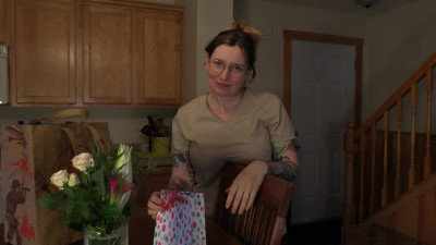 Masaje de cumpleaños para madrastra 4K - ASMR Porn Video & Massage XXX | Fullthot