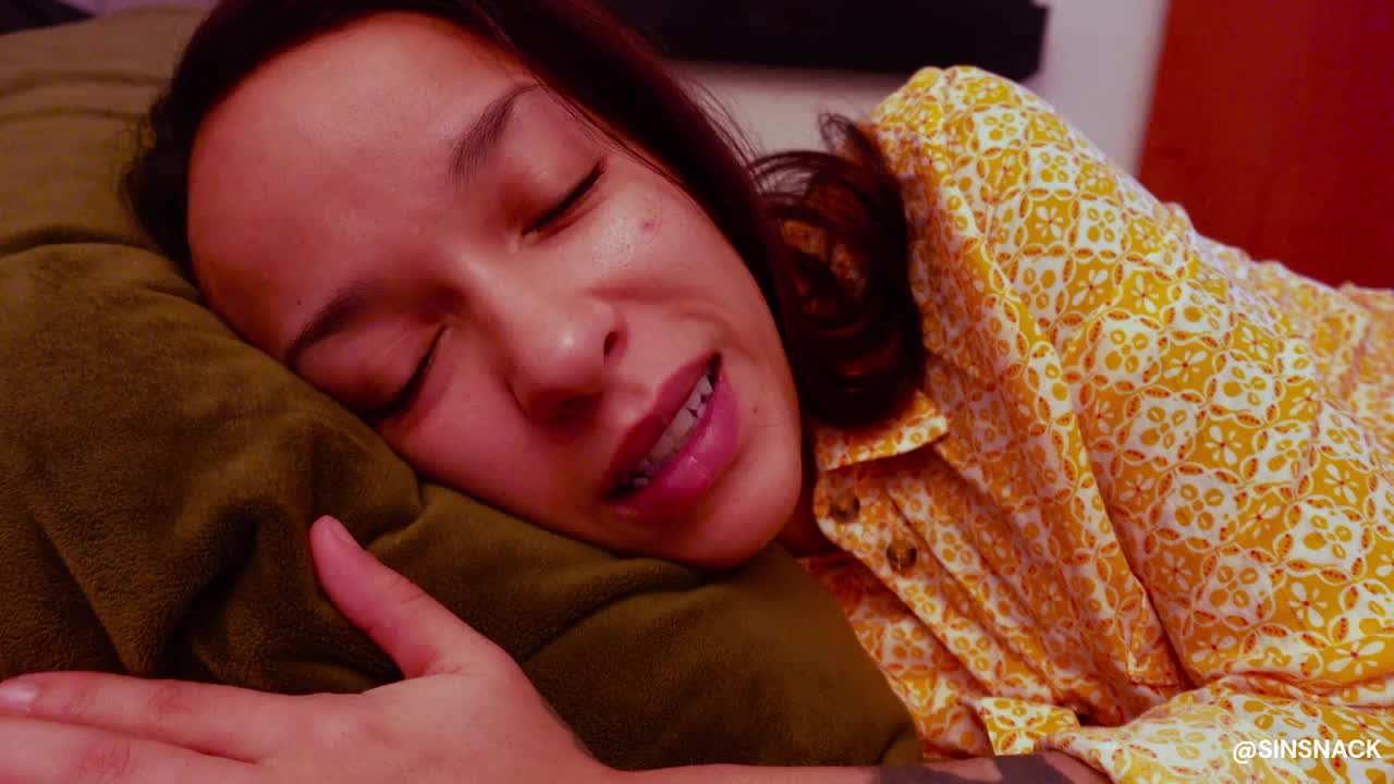 Sin Snack – sexual morning with your mature step-mother