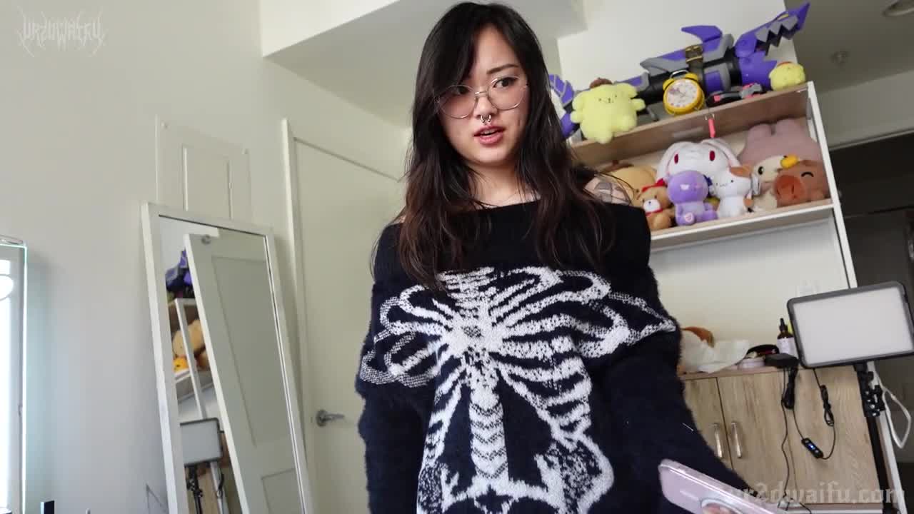 ur2dwaifu – Helping Your Step Sis Lose Her Virginity