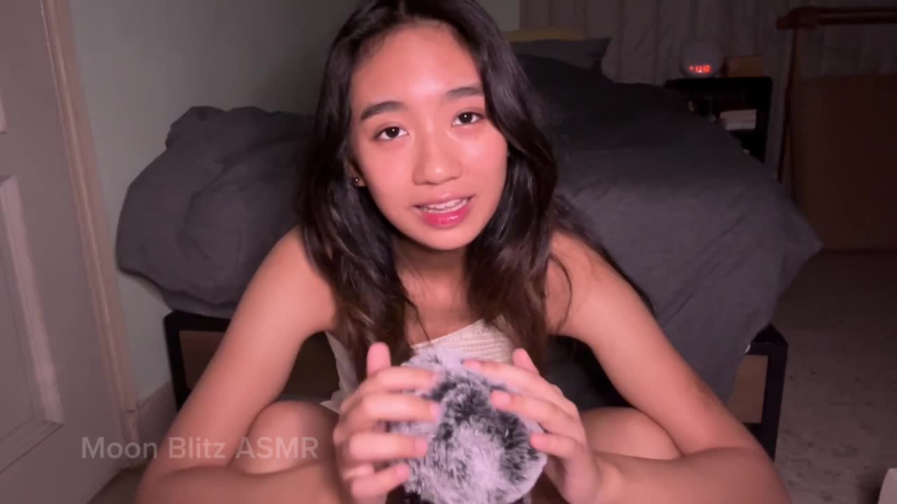 MoonBlitz ASMR - Mic Rubbing and Mouth Sounds