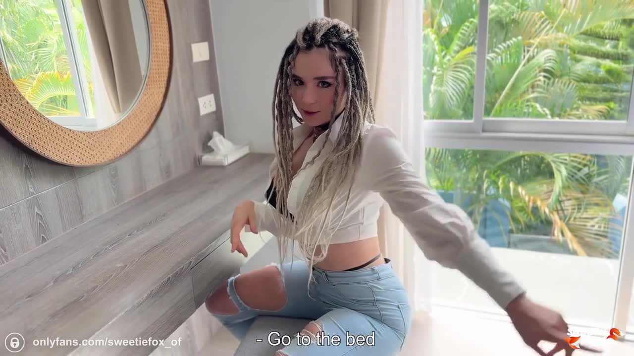 Sweetie Fox - Surprise from Beauty with Dreadlocks - Deepthroat & Fucking