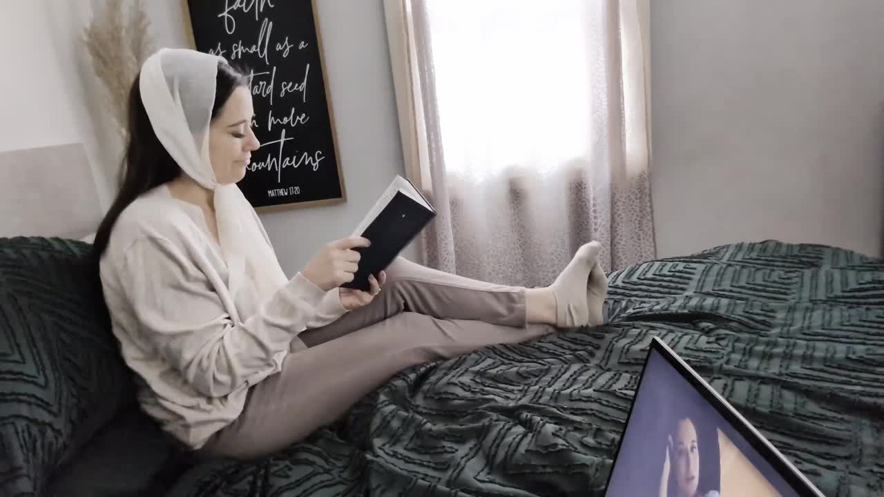 MilaMaeXO - Corrupting your Conservative Mom