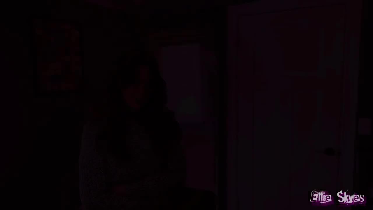 Ellie Skyes - A Helping Hand