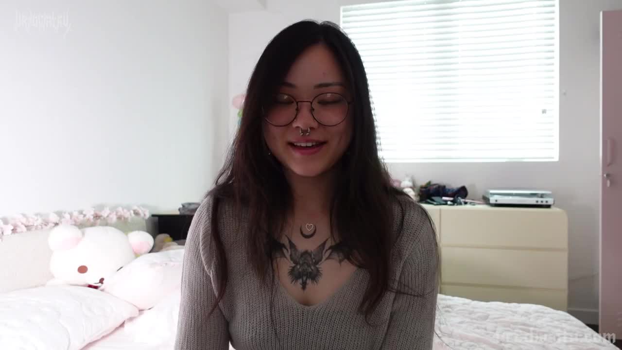 ur2dwaifu – Surprise for step-Mommy