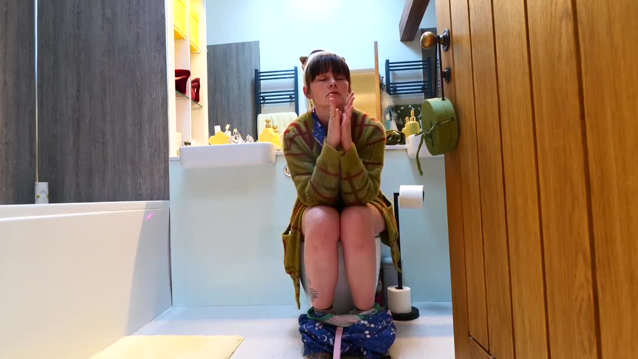 Sydney Harwin – Paper Planes