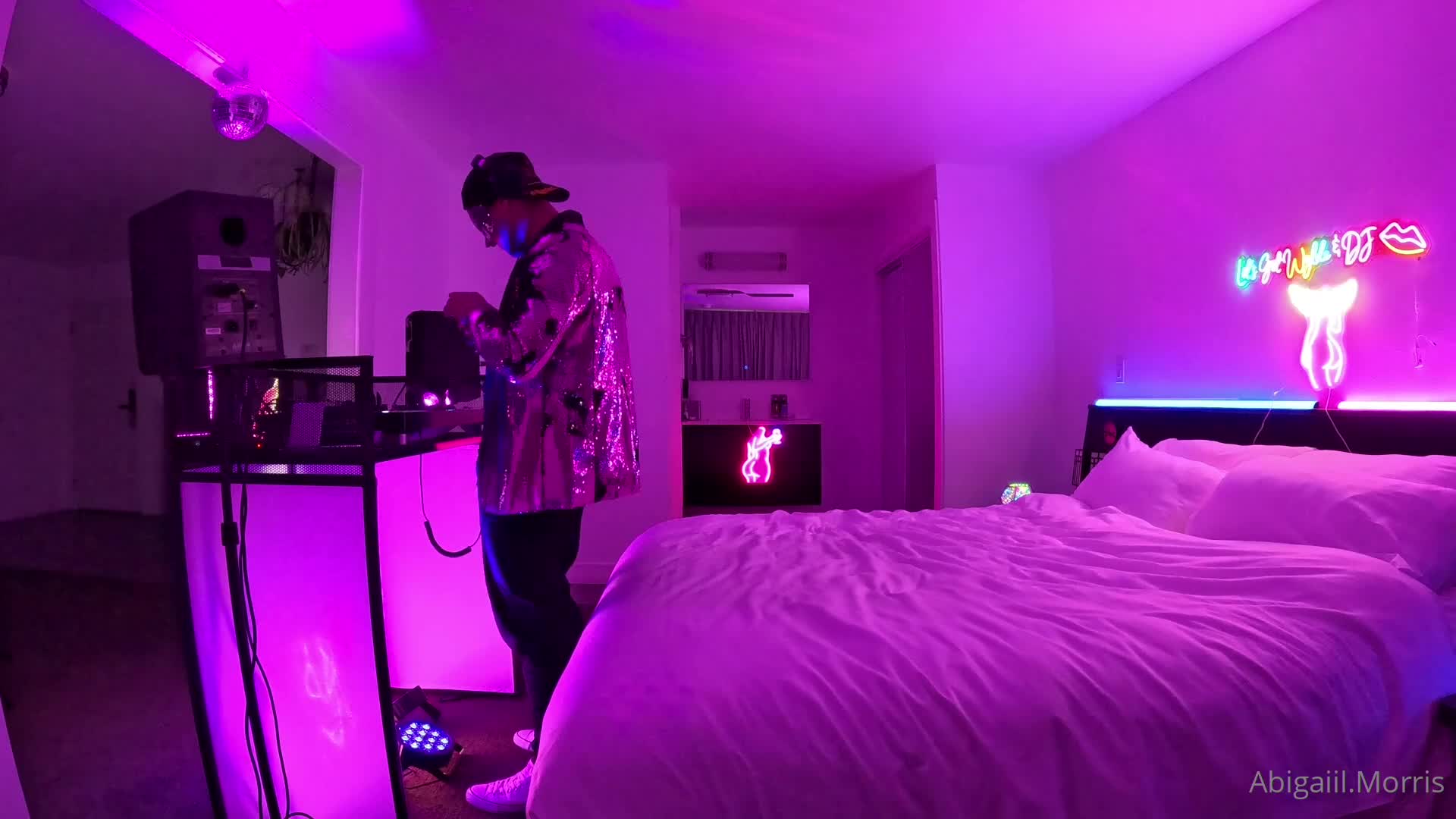 DJ Fucks Hot Pawg