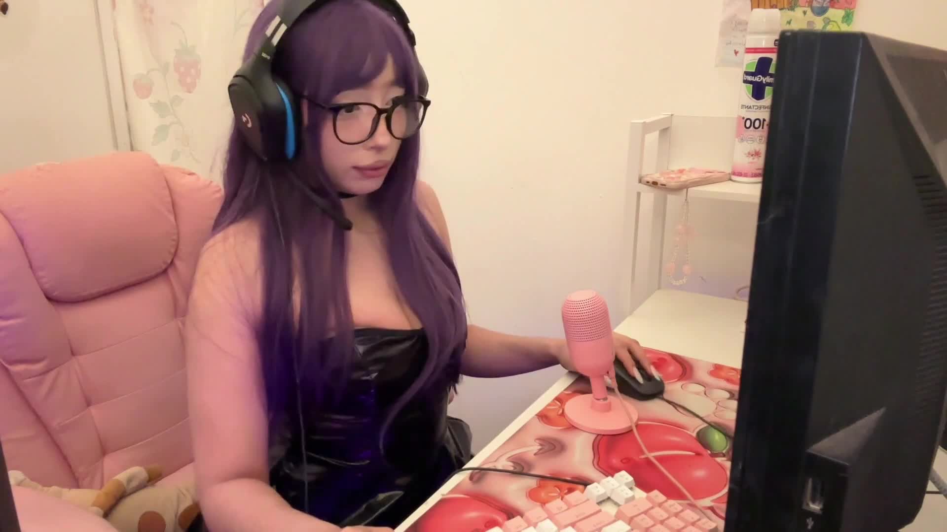 Gamer Kikisita Gets Fucked While Playing Valorant - Blowjob, Sex, Amateur, Gamer Girl, Brunette, Glasses, Nerdy, Purple Hair, Latina, Spanish, Big Ass, Big Boobs, Big Lips, Big Pussy, Perfect Pussy, Perfect Tits, Teen, Hairy Pussy, POV, Han