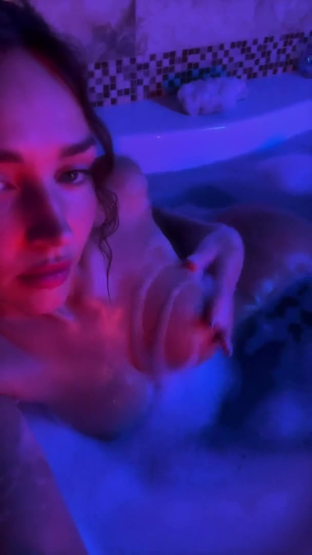 Rachel Cook Nude Soapy Bath Teasess