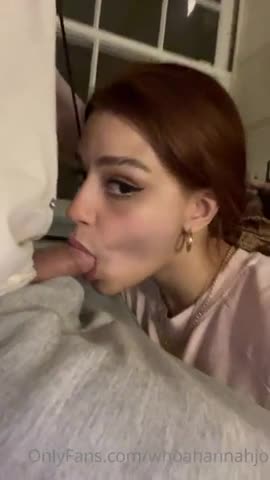 Hannah Jo Getting Blowjob While Gamings