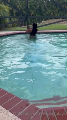 Emily Rinaudo Pool Bg Sextape Facialss