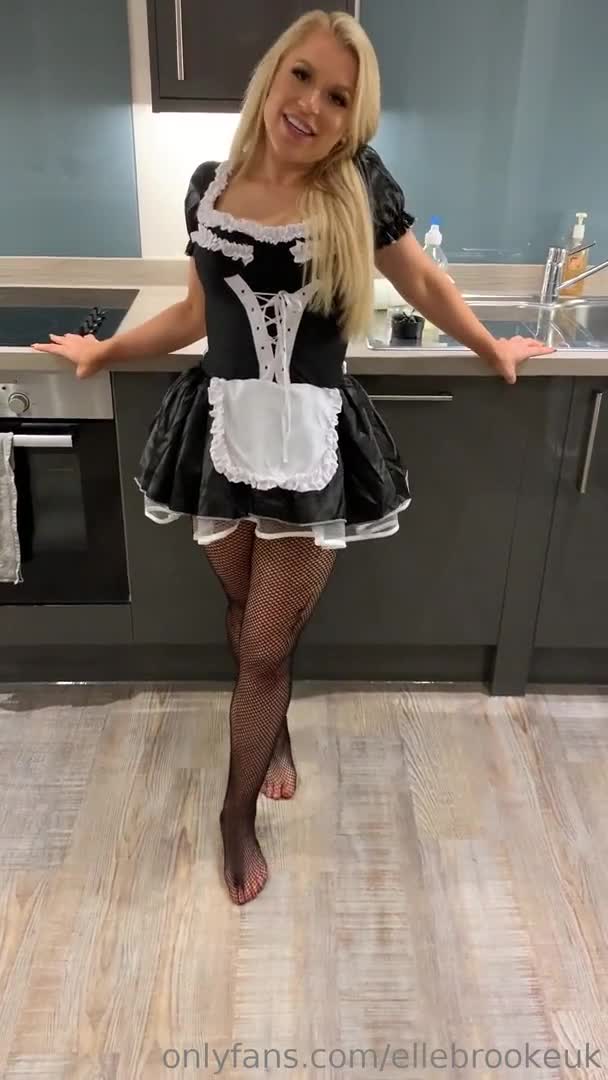 Elle Brooke Maid Deepthroat Blowjobs