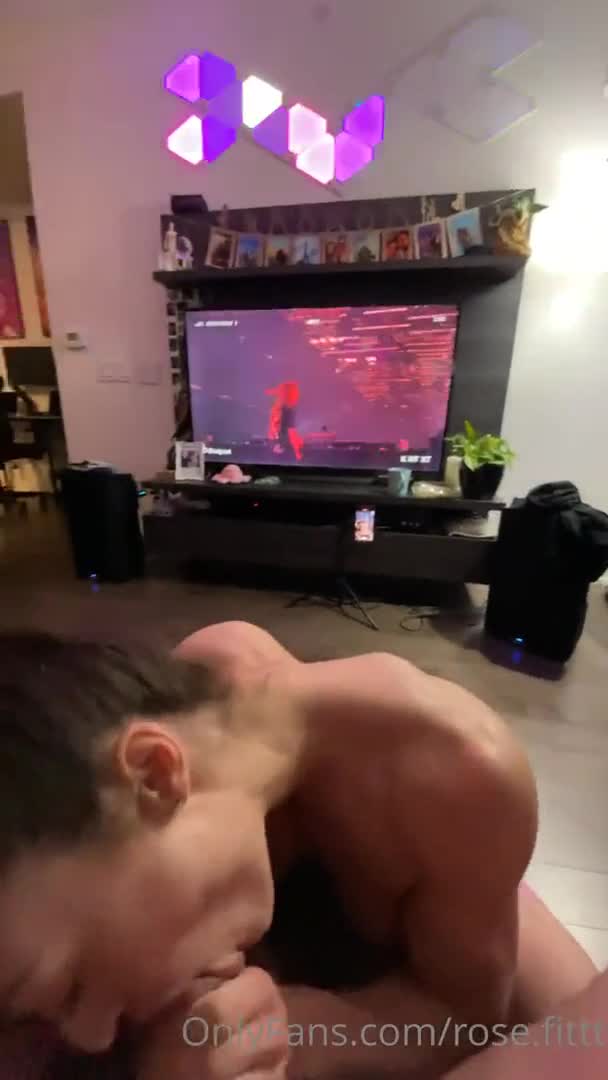 Rose Fit Nude Dildo Riding Sextapes