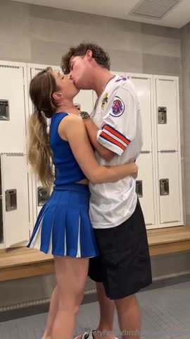Bronwin Aurora Cheerleader Fucks Quarterback
