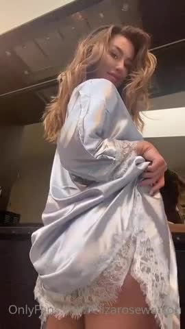 Eliza Rose Watson Counter Top Pussy Masturbations