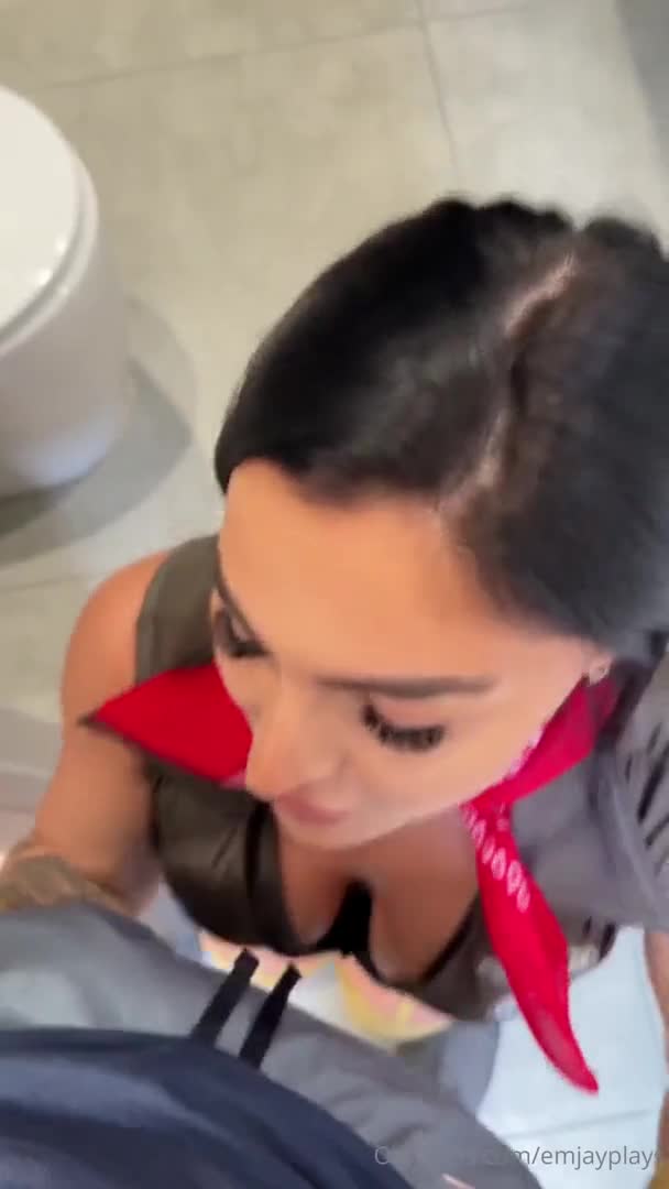 Emily Rinaudo Plumber Girl Bg Sex Tape Cde