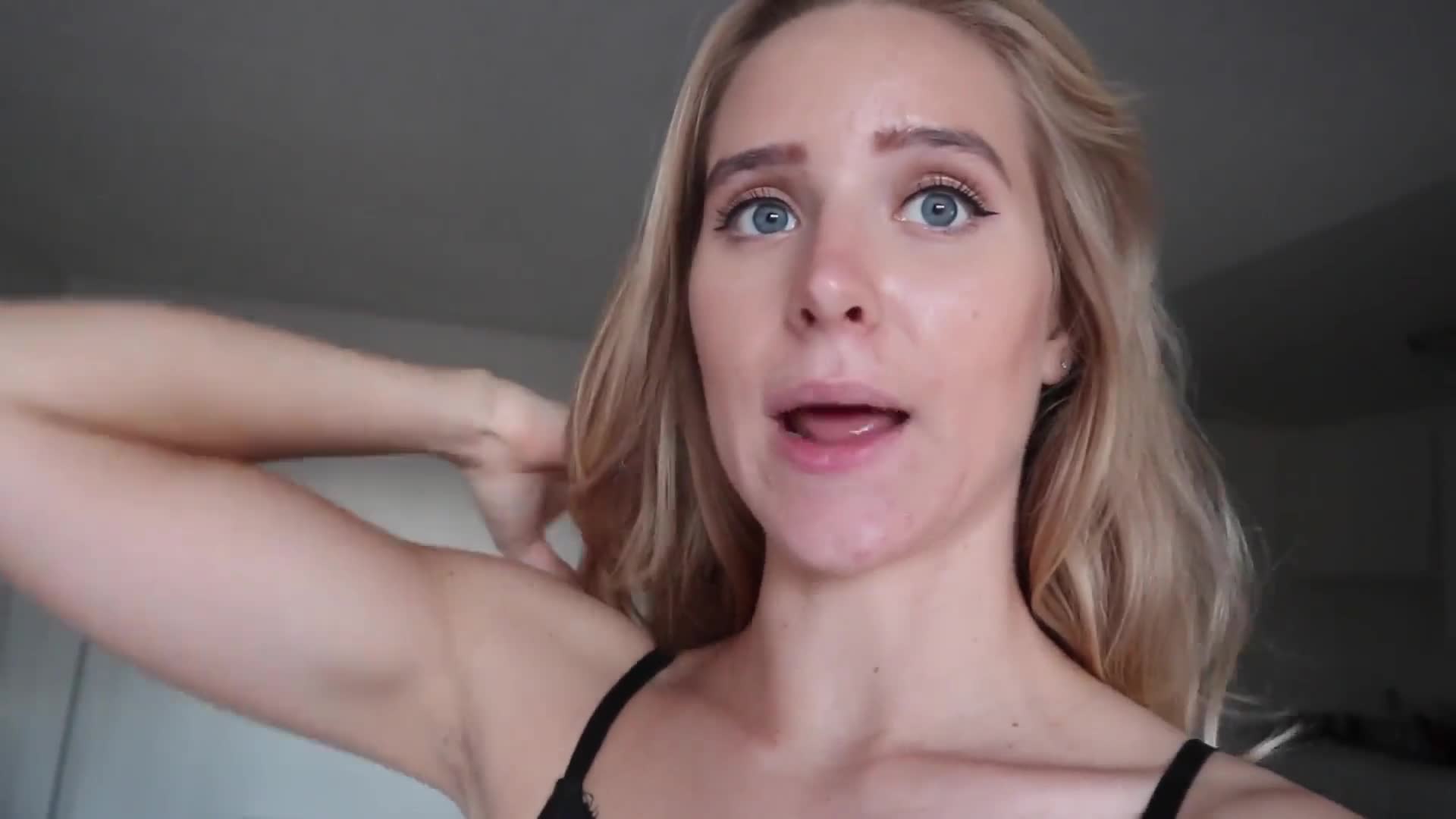 Caroline Zalog Patreon Teasing Her Ass