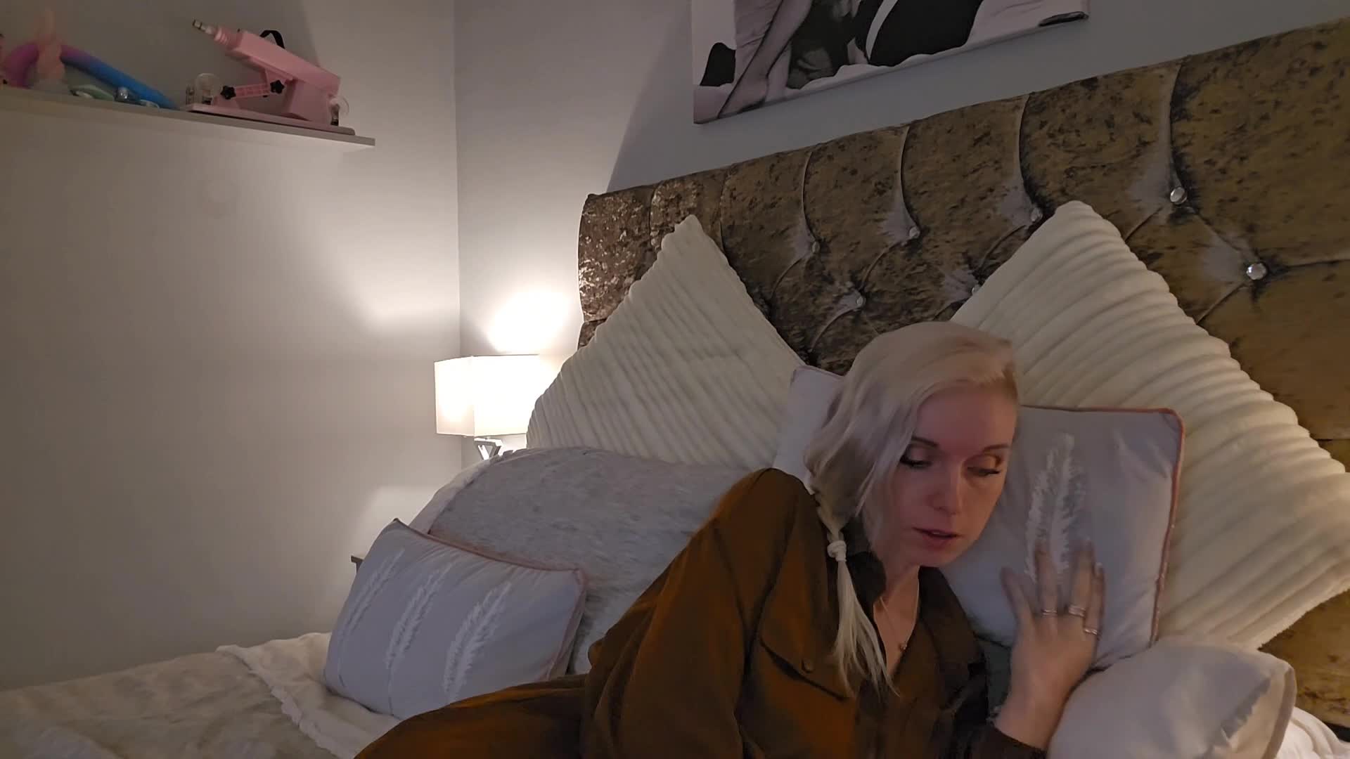 Lexi Snow - Aunt Sucks Your Cock As Payment