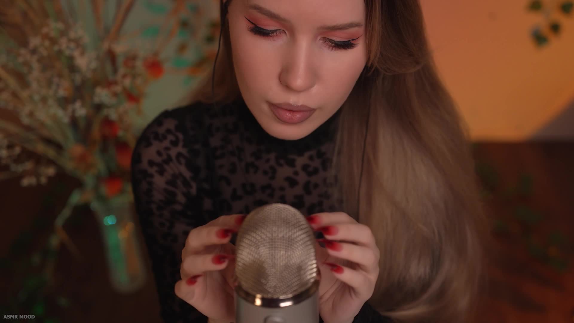 ASMR MOOD - Mic Scratching & Licking, Very Close