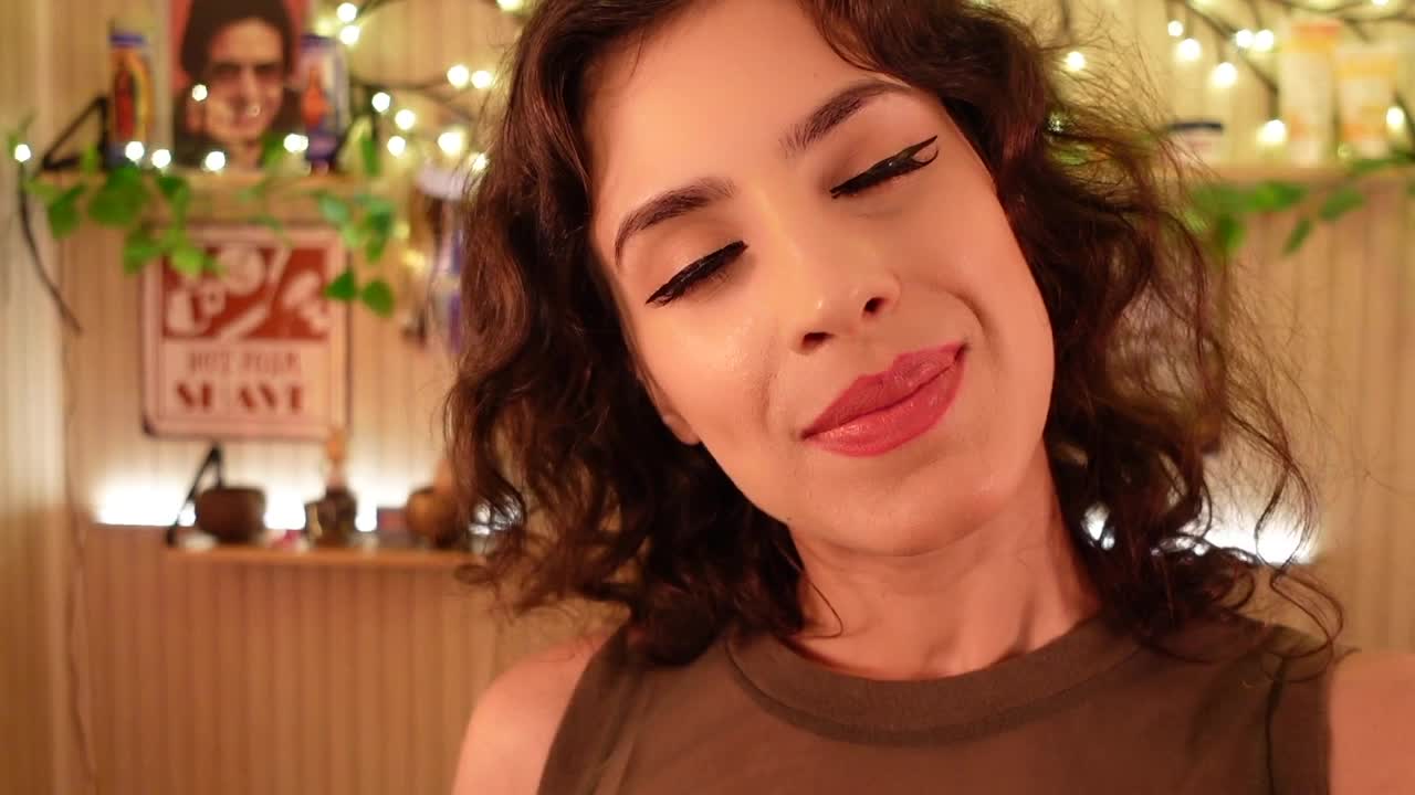 Irma La Dulce - Sexy Spanish Barber Flirts With You
